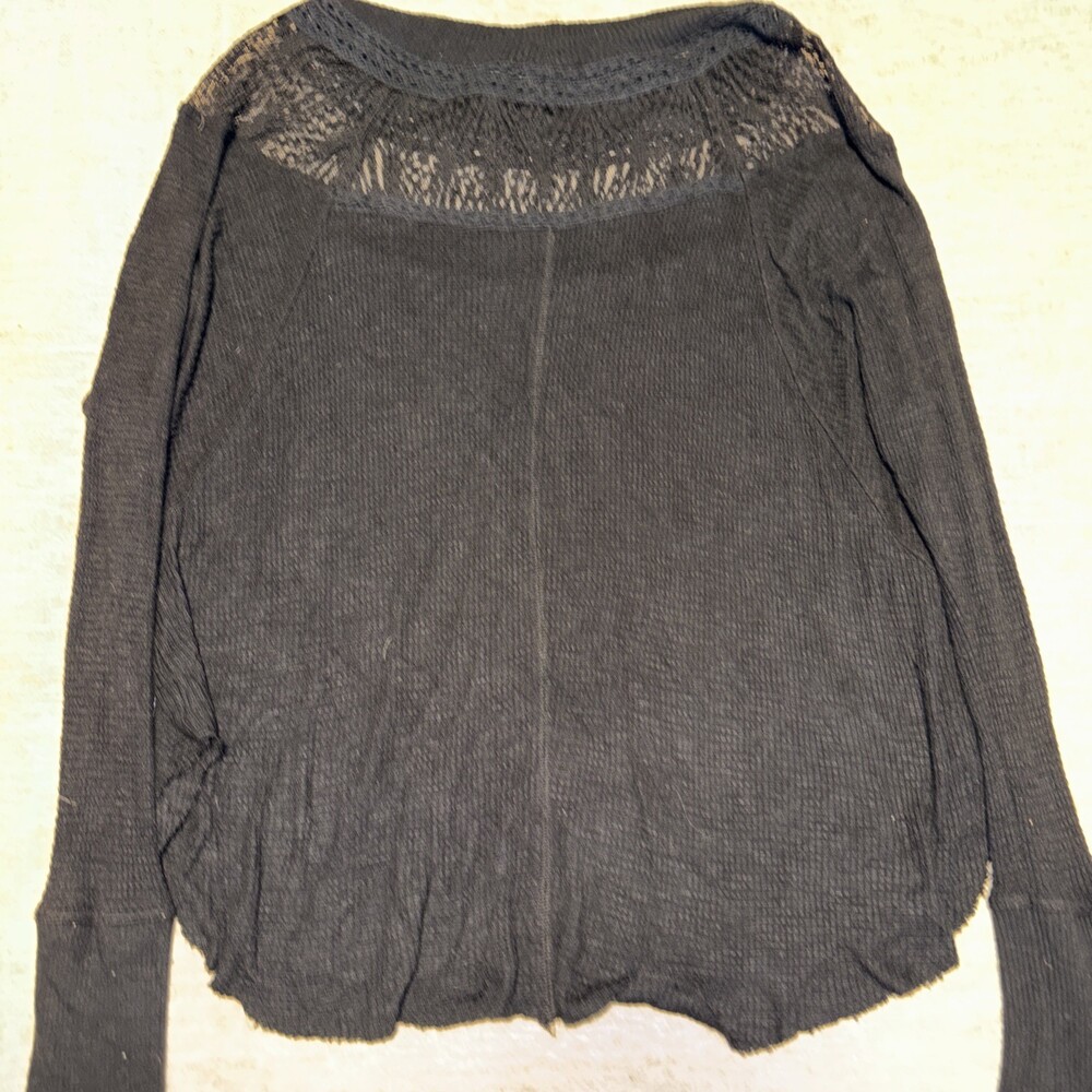 Medium Free People Black Lace Shoulder Waffle Knit Top Oversized - Picture 6 of 7